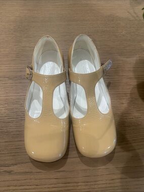 Tory Burch Violet Women's Patent T-Strap Mary Jane Pumps — Beige